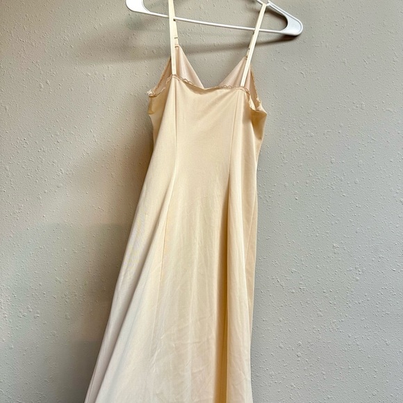 vintage Vanity Fair ivory slip dress (size 32 TT) - Picture 5 of 8